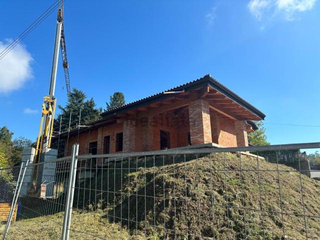Case e ville in vendita di 300 m² in Via Pesio
