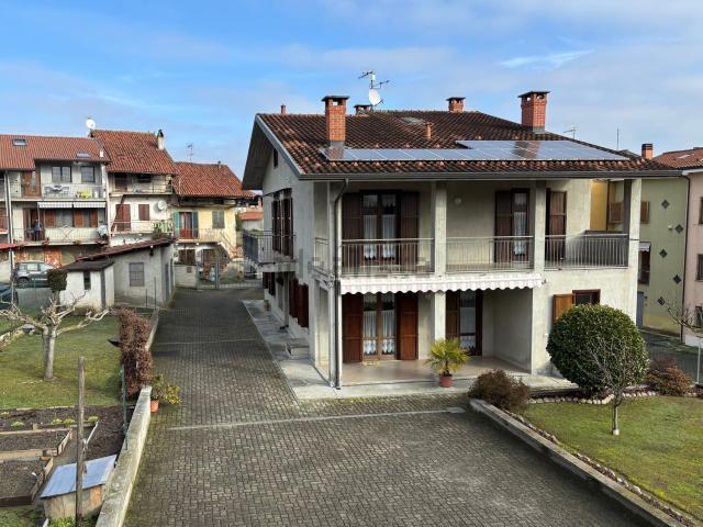Case e ville in vendita di 300 m² in Via Principe Amedeo, 1