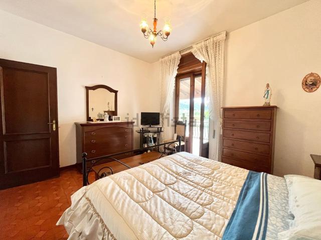 Case e ville in vendita di 300 m² in Via punzie