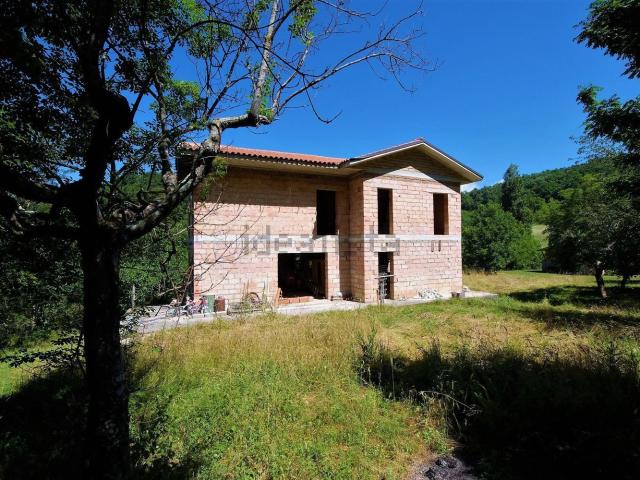Case e ville in vendita di 300 m² in Via quinzia