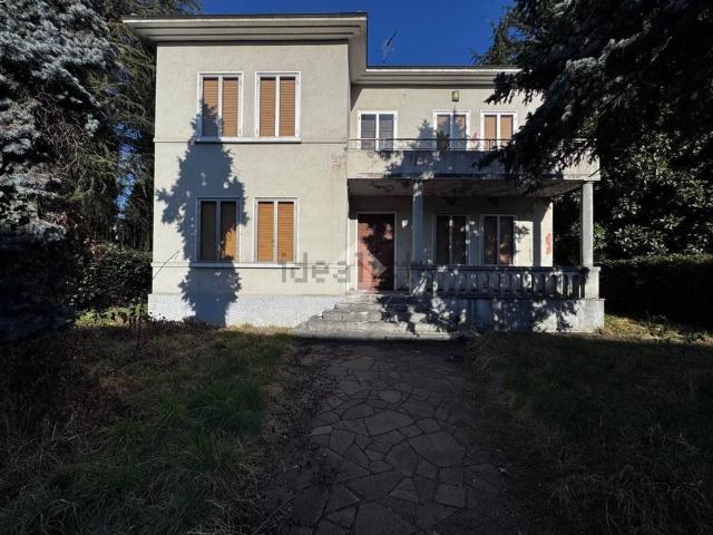 Case e ville in vendita di 300 m² in Via Rovereto, 68
