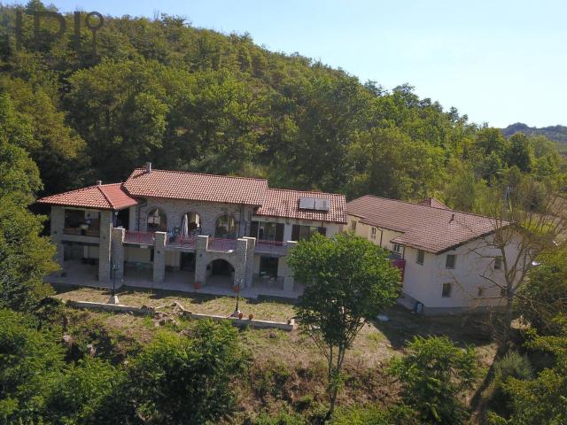 Case e ville in vendita di 300 m² in Via Achille Airaldi, 6