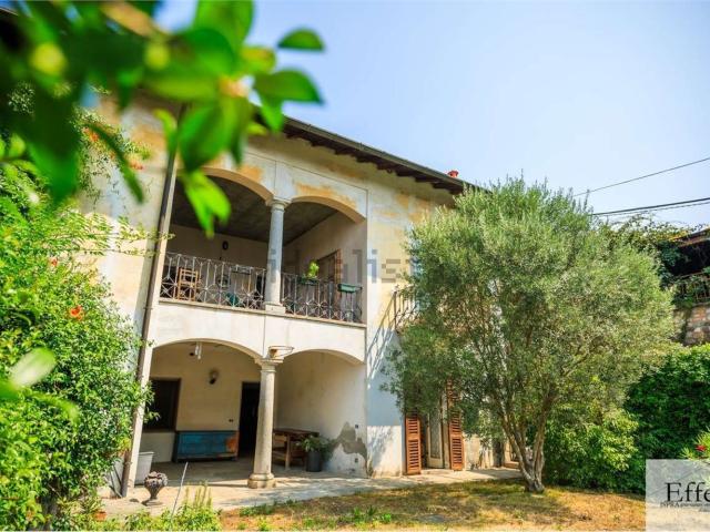 Case e ville in vendita di 300 m² in Via Roma, 307