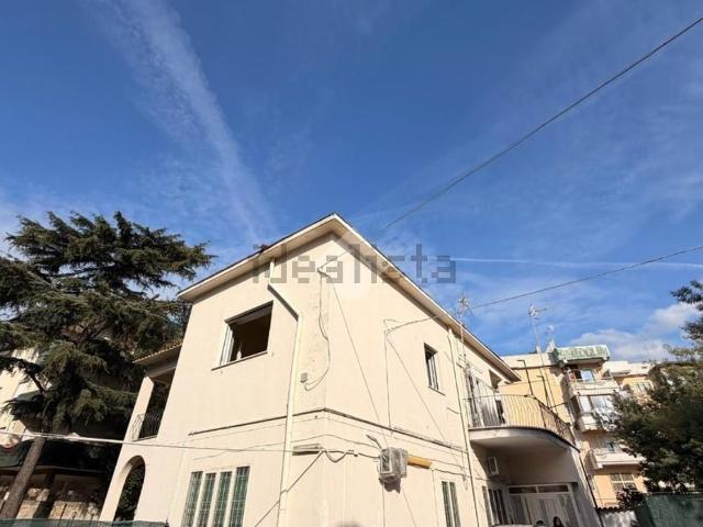 Case e ville in vendita di 300 m² in Via Tironi di Moccia, 40