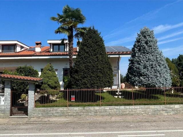 Case e ville in vendita di 300 m² in Via Valdo Fusi, 13