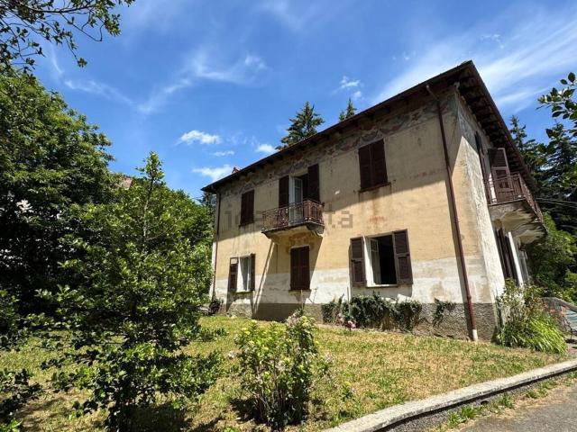 Case e ville in vendita di 300 m² in Via Vara Superiore