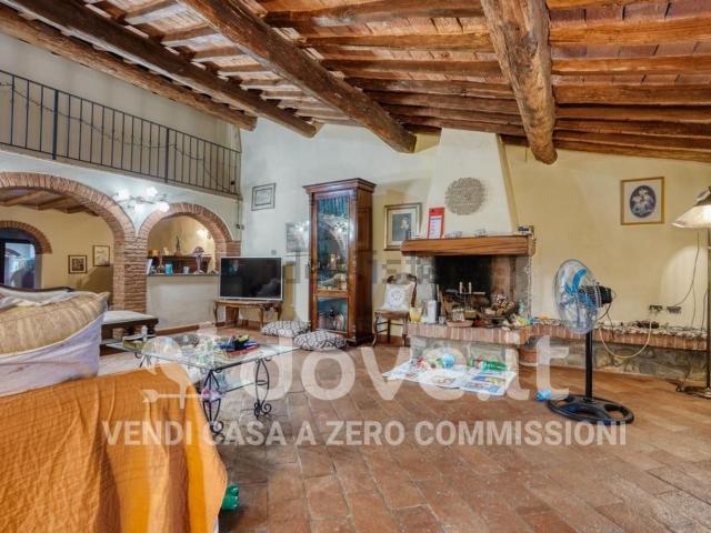 Case e ville in vendita di 300 m² in Via Vecchia Fiorentina II Tronco, 143