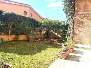 Case e ville in vendita di 300 m² in Via Vitagliano Rossetti
