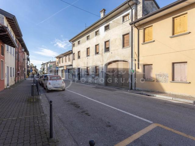 Case e ville in vendita di 300 m² in Via Vittorio Emanuele, 24