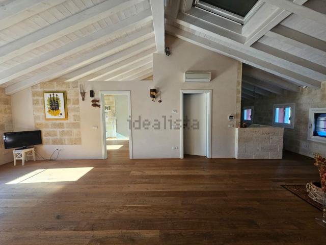 Case e ville in vendita di 300 m² in Via Vittorio Veneto, 10