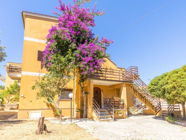 Case e ville in vendita di 300 m² in Viale Virgilio