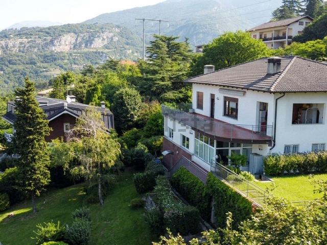 Case e ville in vendita di 300 m² in Viale Zugna