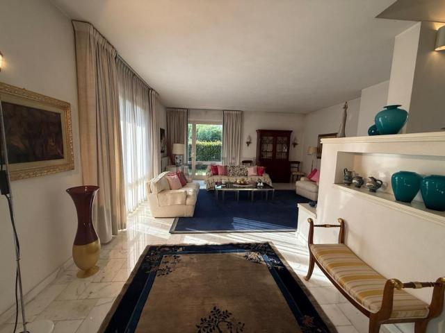 Case e ville in vendita di 300 m² in Viale Angiolo Cecconi