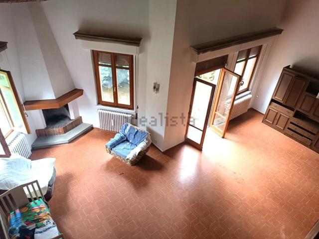 Case e ville in vendita di 300 m² in Viale Giovanni Pascoli