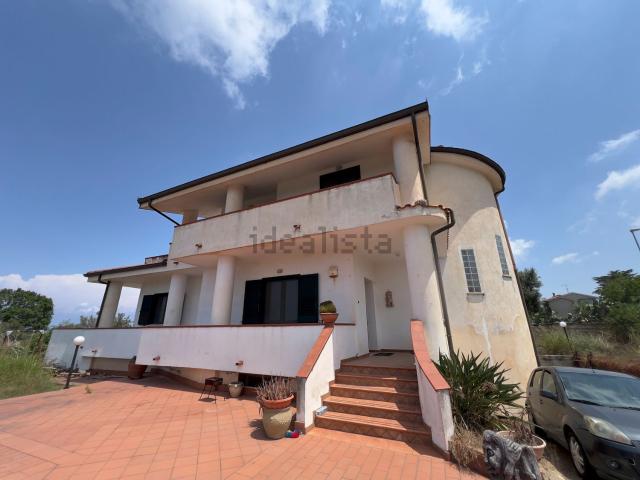 Case e ville in vendita di 300 m² in Contrada Taccone
