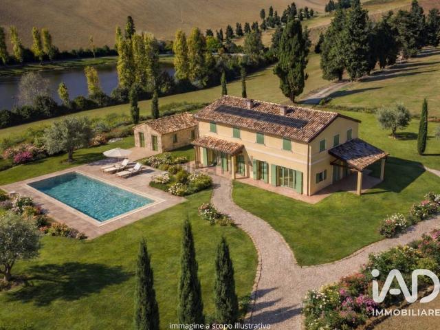 Case e ville in vendita di 300 m² in Contrada Valle, 38