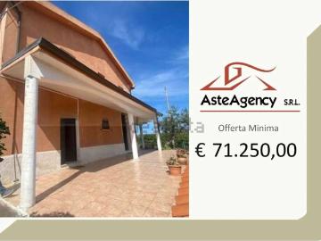 Case e ville in vendita di 300 m² in Contrada Montupoli Foro, 68
