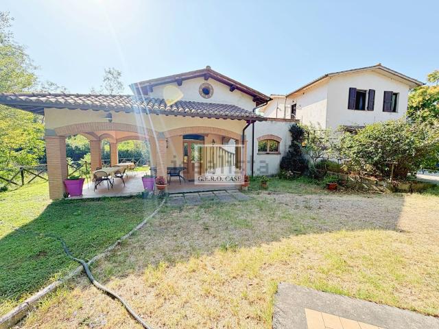 Case e ville in vendita di 300 m² in Corso Cavour, 95