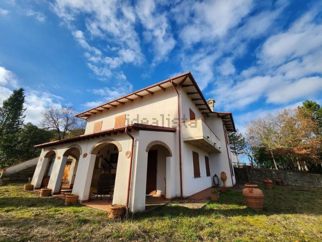 Case e ville in vendita di 300 m² in Località Piazzone, 238
