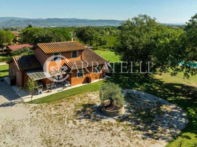 Case e ville in vendita di 300 m² in Località Pietraia, 66
