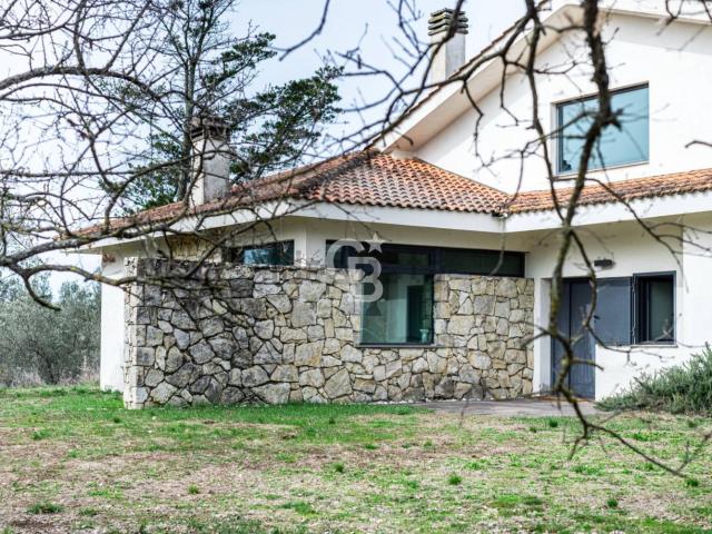 Case e ville in vendita di 300 m² in Località Pontarello, 77