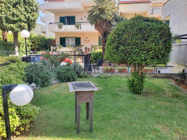 Case e ville in vendita di 300 m² in Località San Leucio