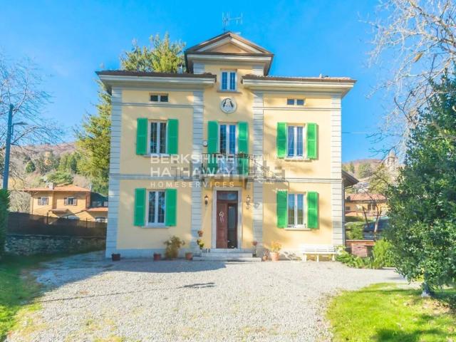 Case e ville in vendita di 300 m² in Piazza Lanfranconi