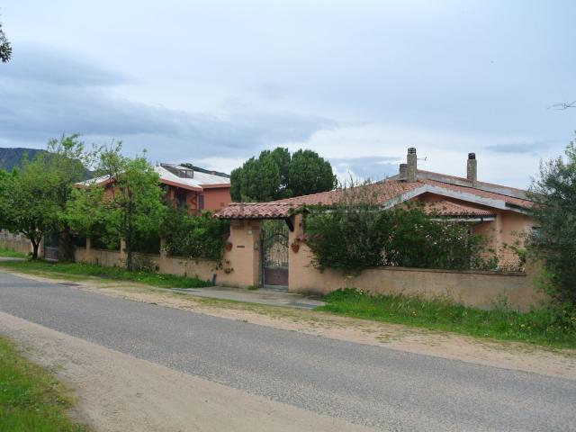 Case e ville in vendita di 300 m² in Strada 51