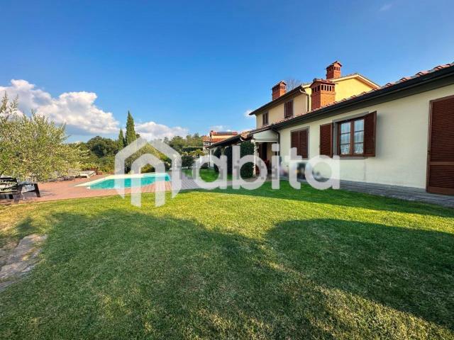Case e ville in vendita di 300 m² in Strada Comunale delle Ville