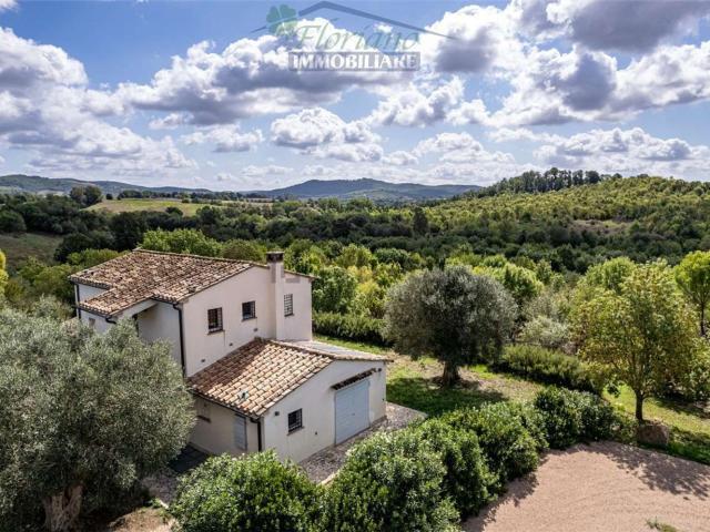 Case e ville in vendita di 300 m² in Strada della Sgrilla