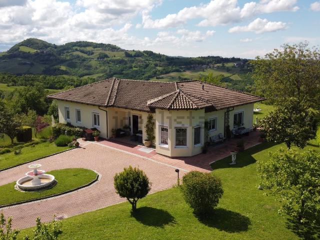 Case e ville in vendita di 300 m² in Strada di Cangelasio