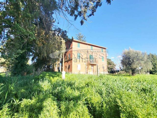 Case e ville in vendita di 300 m² in Strada di Sant&apos  Egidio, 3