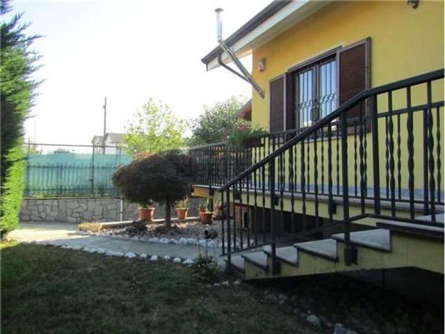 Case e ville in vendita di 300 m² in Strada Orbassano