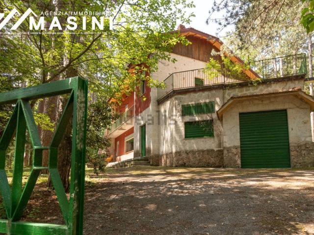 Case e ville in vendita di 300 m² in Strada Senza Nome