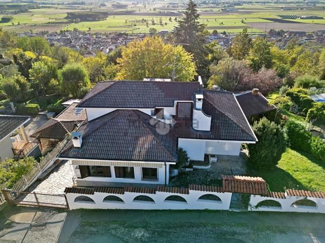 Case e ville in vendita di 300 m² in Strada Pennaccini