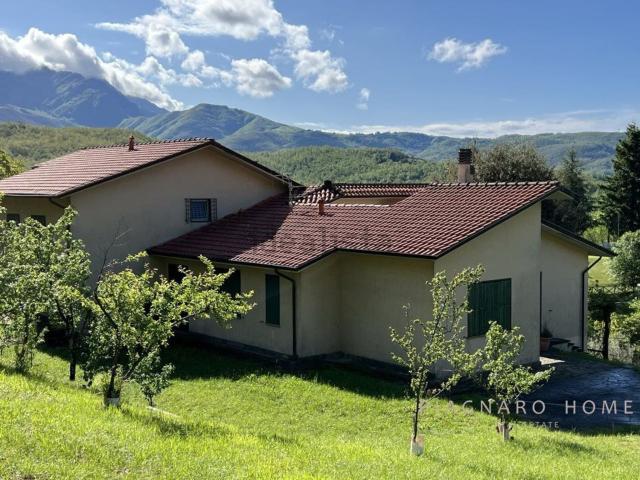 Case e ville in vendita di 300 m² in Strada Provinciale 38