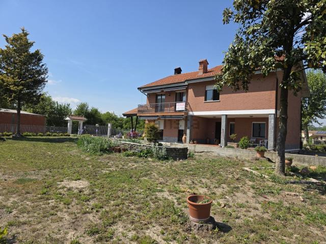 Case e ville in vendita di 300 m² in Strada Roccanina