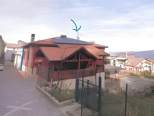 Case e ville in vendita di 301 m² in Via Alessandro Manzoni