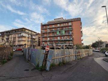 Case e ville in vendita di 301 m² in Via dei Piccioni, 3