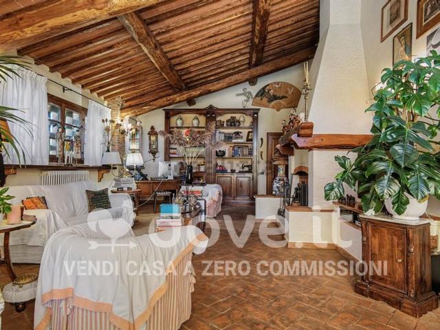 Case e ville in vendita di 301 m² in Via del Pantano, 45