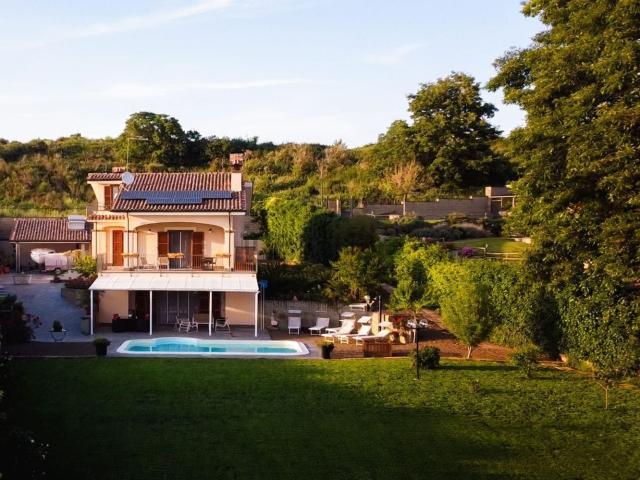 Case e ville in vendita di 301 m² in Via di Monterosi