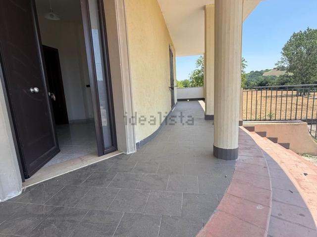 Case e ville in vendita di 301 m² in Via Fiumara, 14