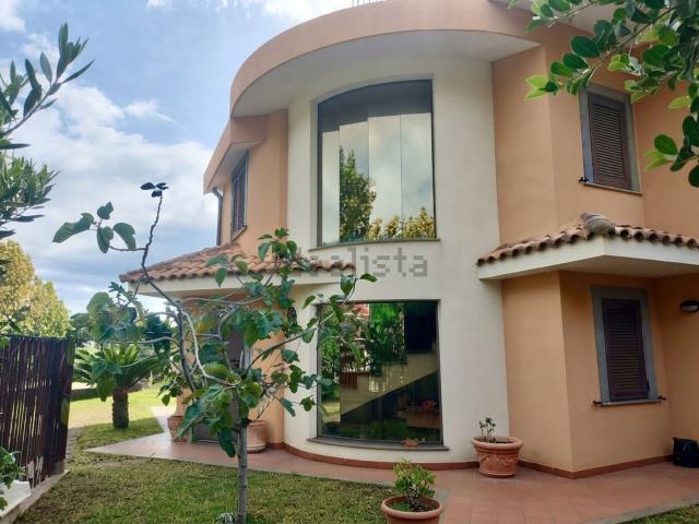 Case e ville in vendita di 301 m² in Via Muri Bianchi, 2