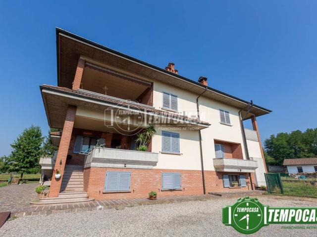Case e ville in vendita di 301 m² in Via Statale Mantovana