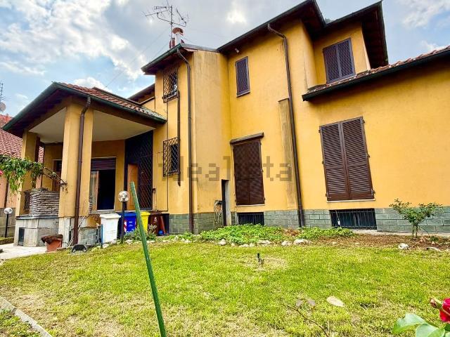Case e ville in vendita di 301 m² in Via Po