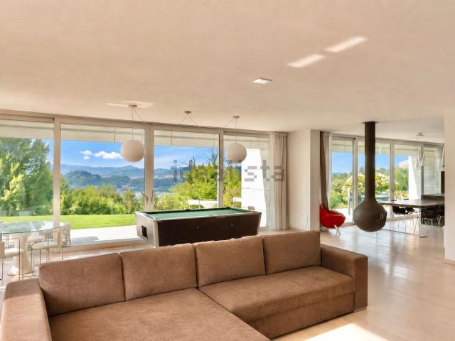 Case e ville in vendita di 302 m²