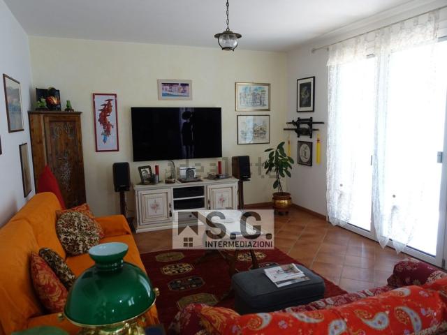 Case e ville in vendita di 302 m²