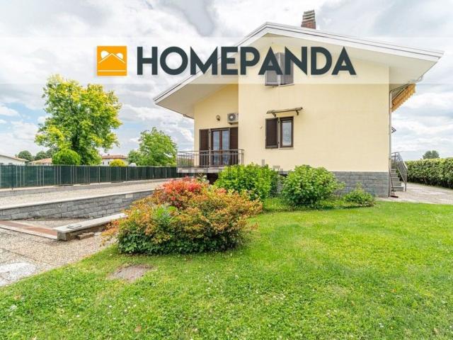 Case e ville in vendita di 302 m² in Via Strambino, 23