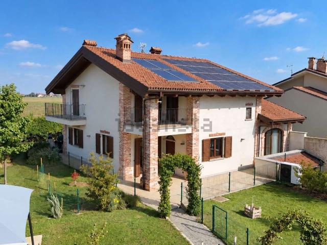 Case e ville in vendita di 302 m² in Via Tarantasca, 101
