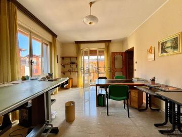 Case e ville in vendita di 302 m² in Via Zappini